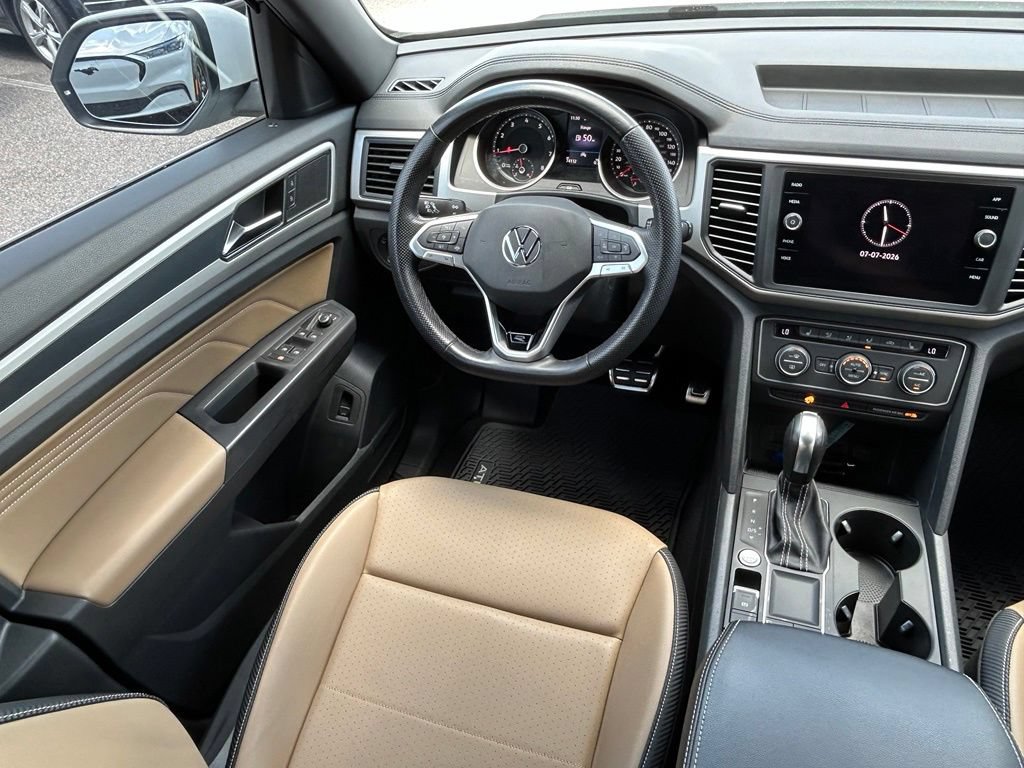 Used 2021 Volkswagen Atlas Cross Sport SE w/ Panoramic Sunroof Package FWD image 9