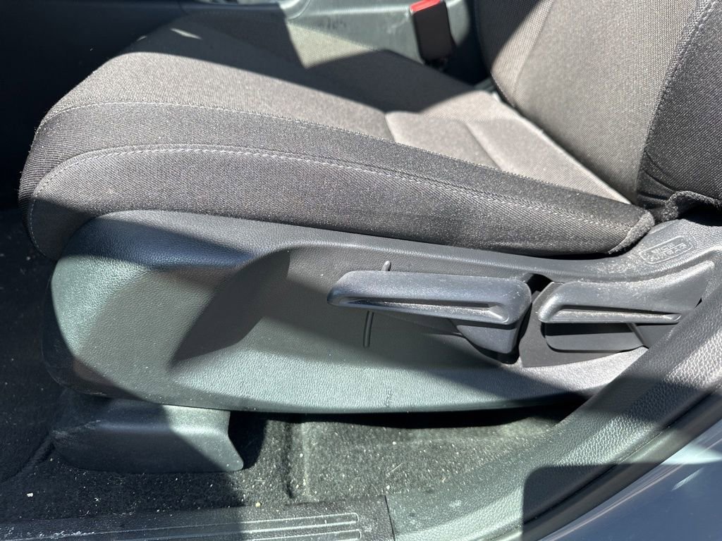 Used 2025 Honda CR-V LX image 17