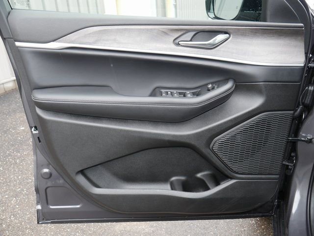 New 2026 Jeep Grand Cherokee Altitude AWD/4WD image 12
