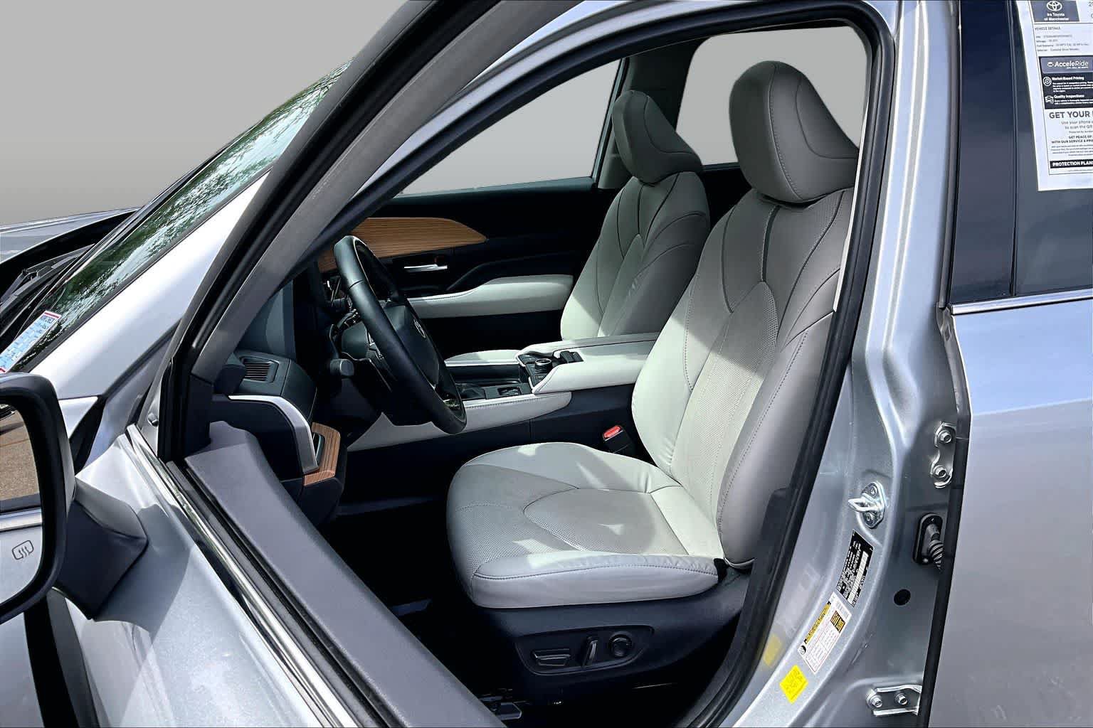 Certified 2024 Toyota Grand Highlander AWD image 9