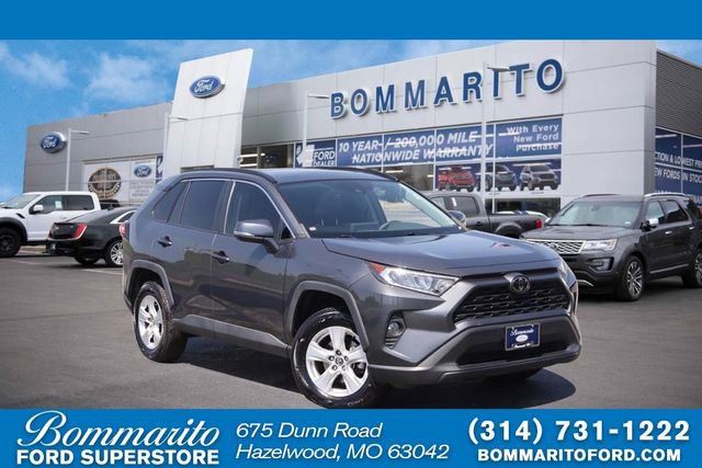Used 2021 Toyota RAV4 XLE w/ Convenience Package FWD image 1