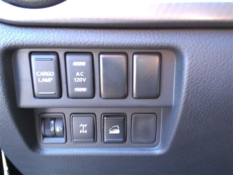 Used 2022 Nissan Titan PRO-4X w/ Pro-4x Convenience Package AWD/4WD image 17