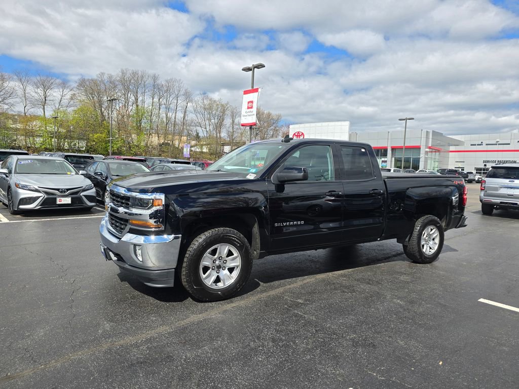 Used 2018 Chevrolet Silverado 1500 LT w/ All Star Edition AWD/4WD image 3