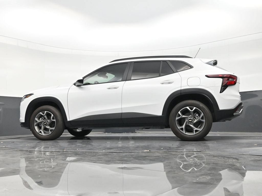 Used 2026 Chevrolet Trax LT FWD image 22