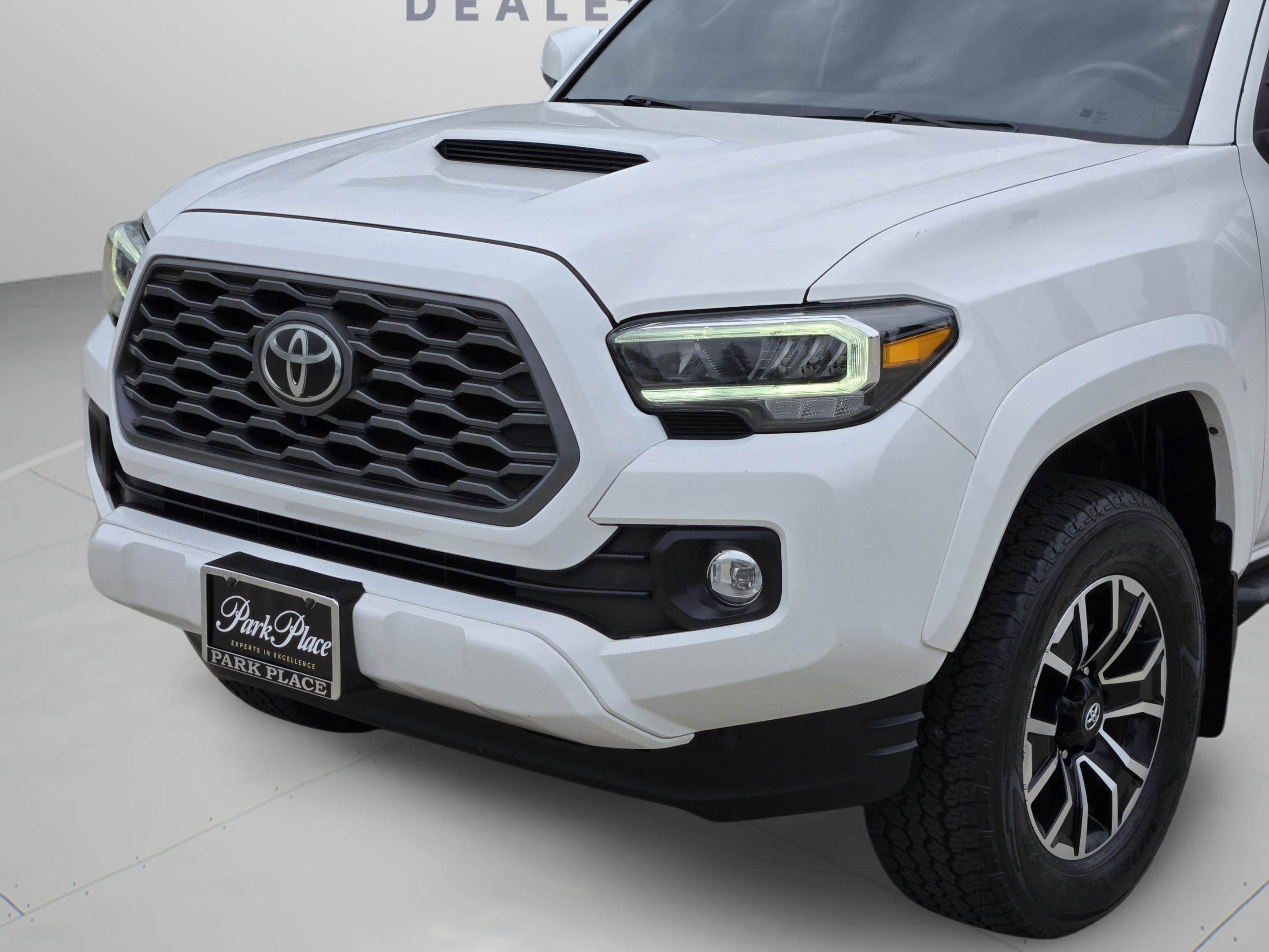 Used 2021 Toyota Tacoma TRD Sport w/ Technology Package AWD/4WD image 33