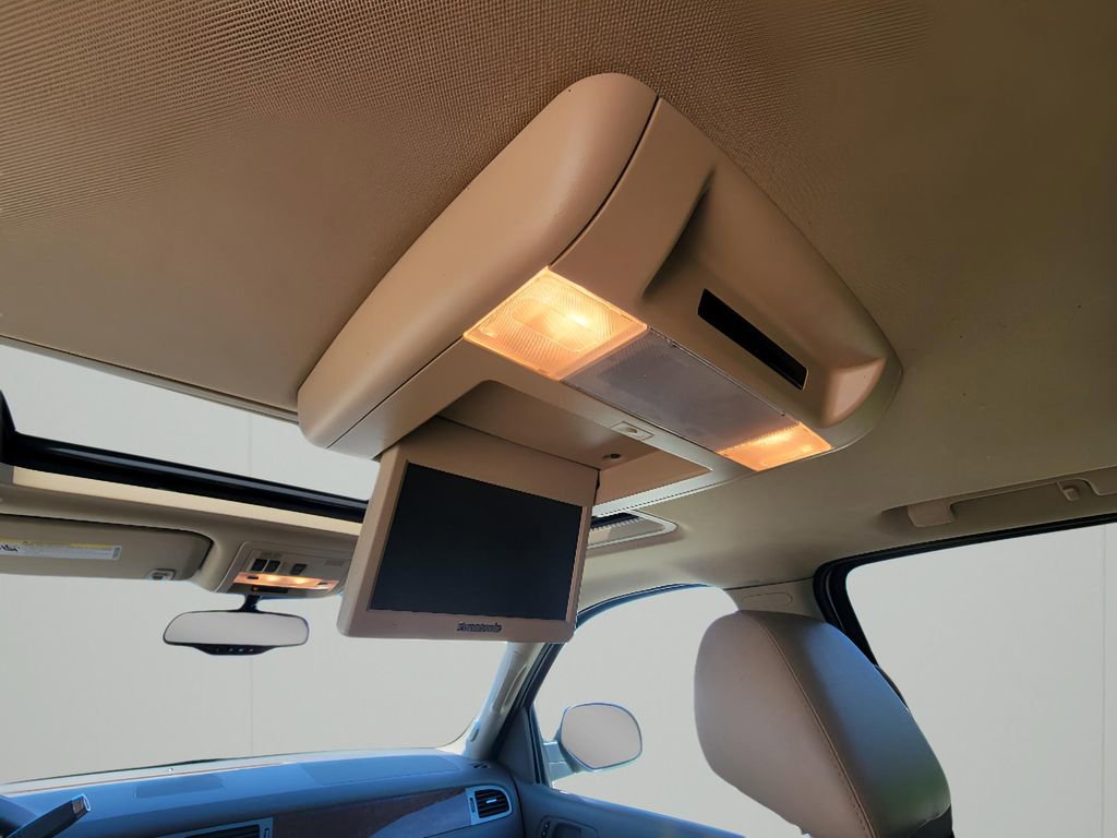 Used 2014 Chevrolet Suburban LTZ image 29