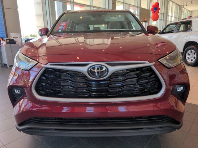 Used 2022 Toyota Highlander XLE FWD image 8