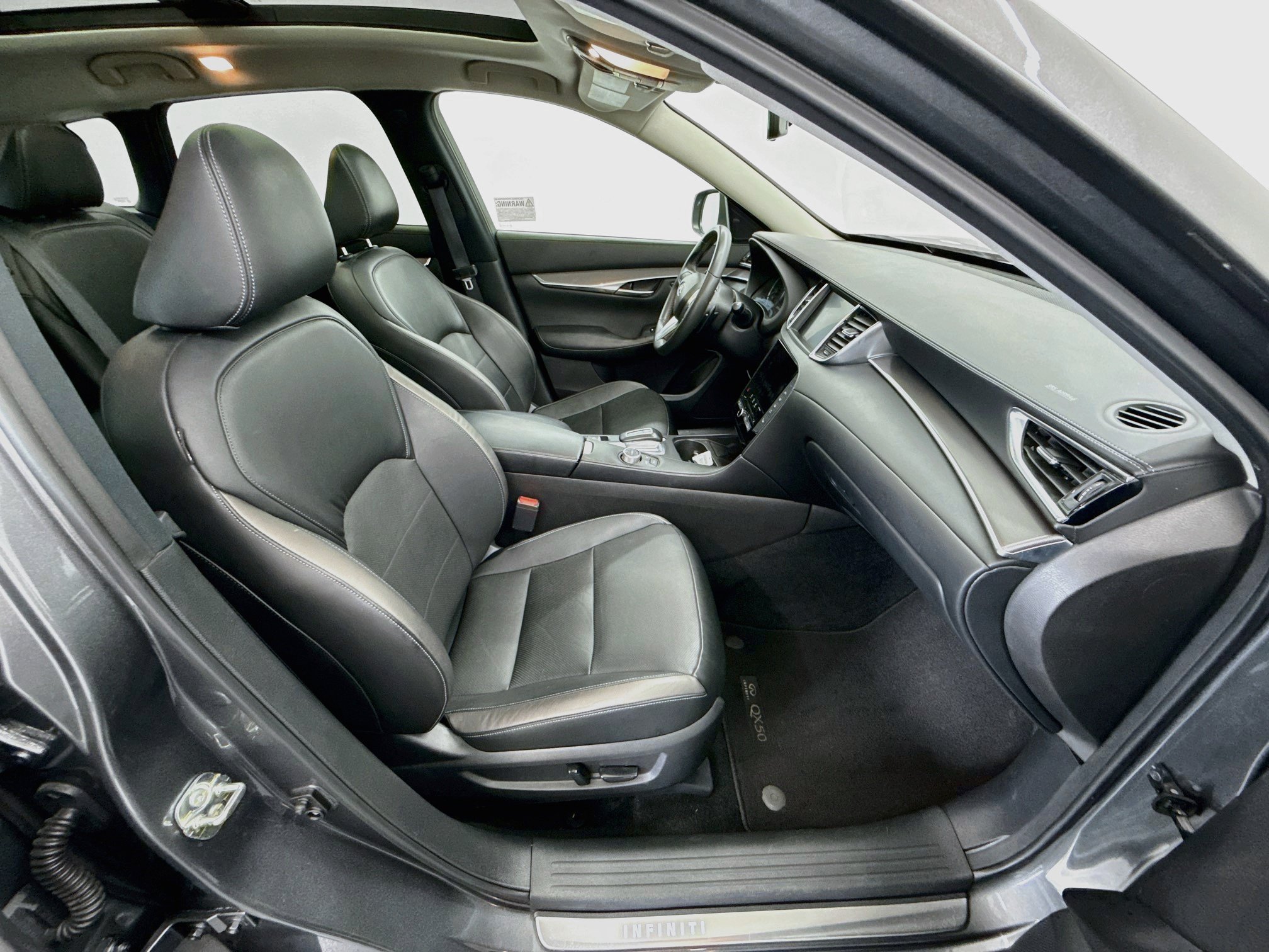 Used 2023 INFINITI QX50 Luxe FWD image 32