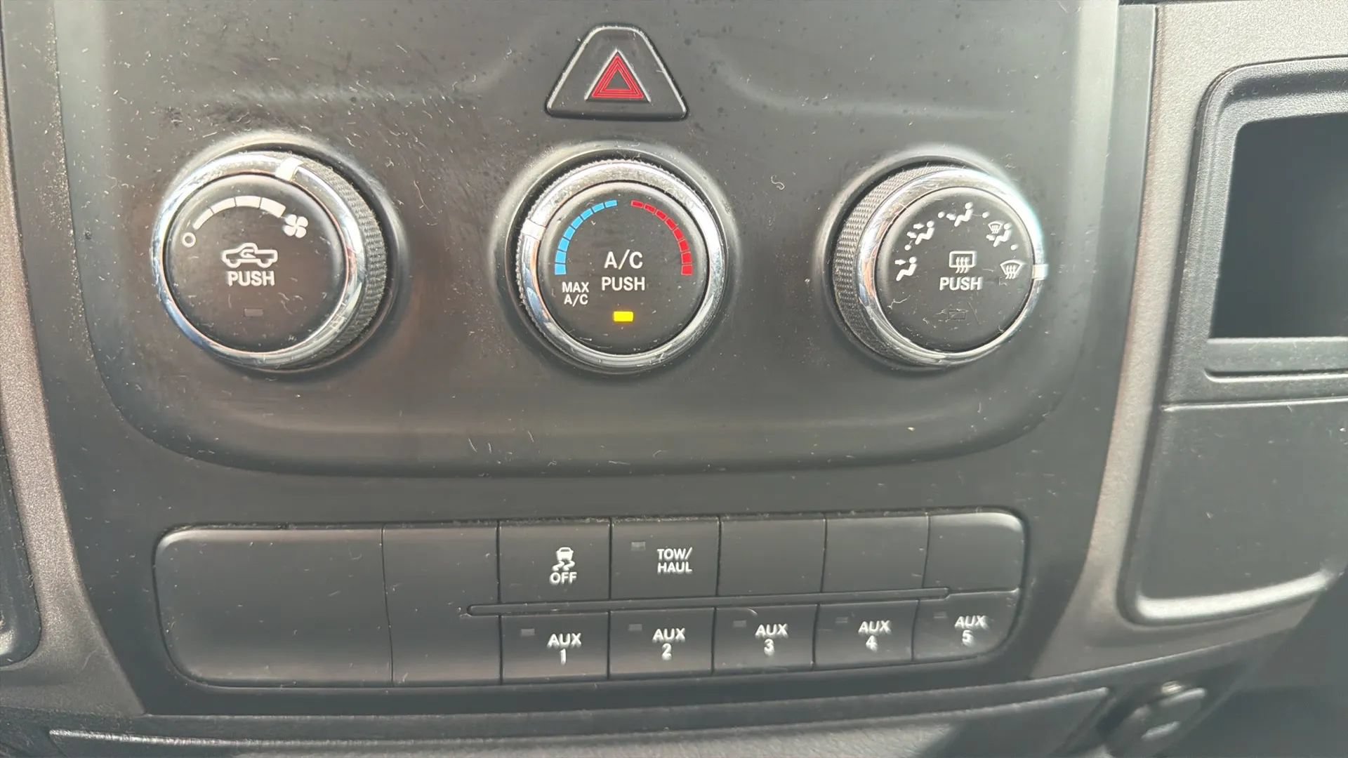 Used 2018 RAM 2500 Tradesman w/ Chrome Appearance Group AWD/4WD image 23