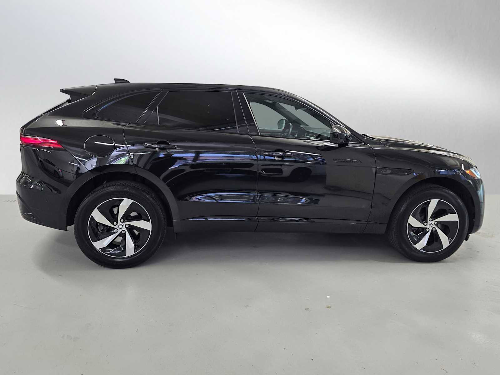 Used 2026 Jaguar F-PACE R-Dynamic S AWD/4WD image 6