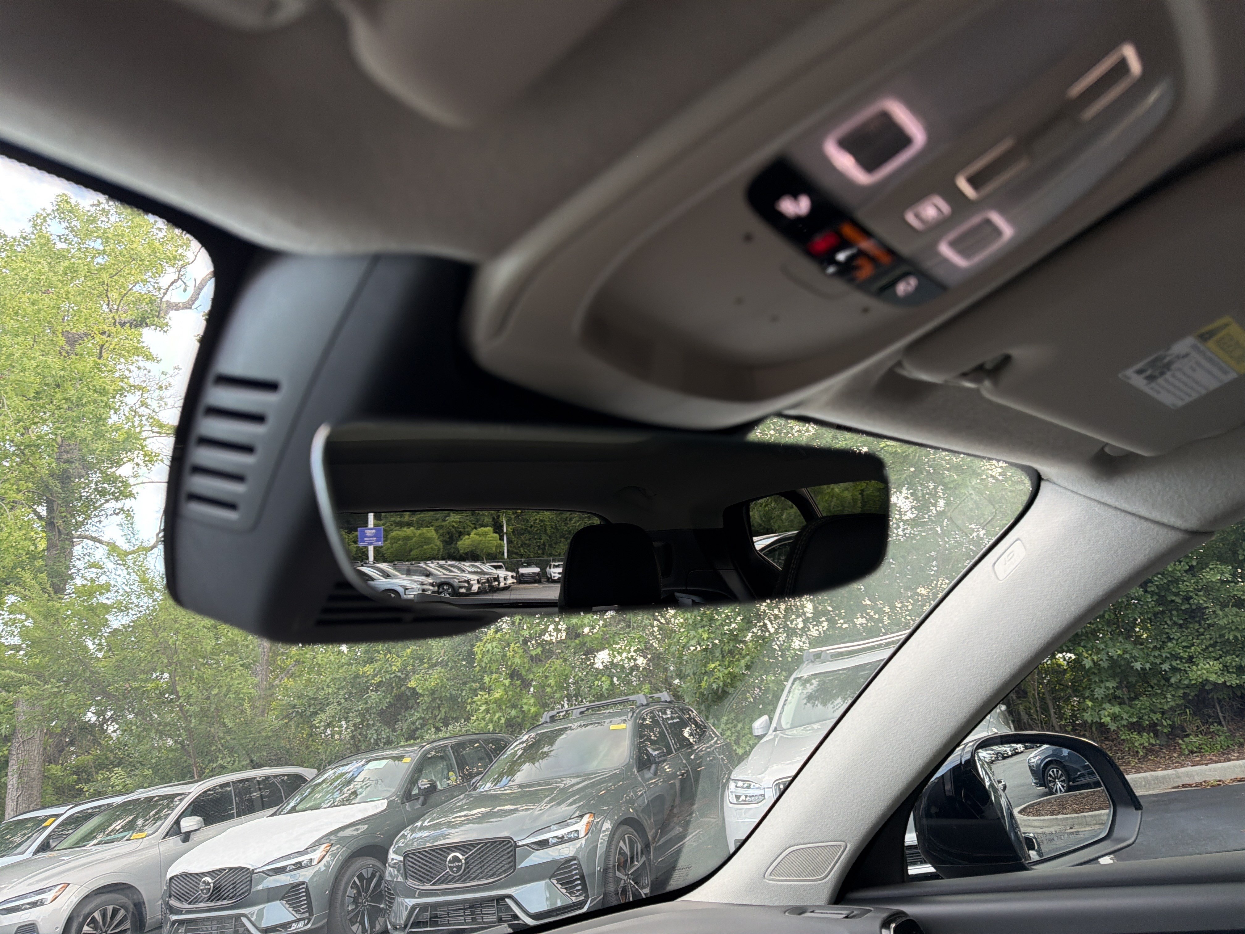 New 2026 Volvo XC40 B4 Core w/ Climate Package FWD image 30