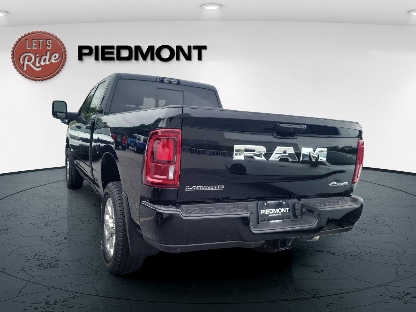 New 2026 RAM 2500 Laramie AWD/4WD image 8