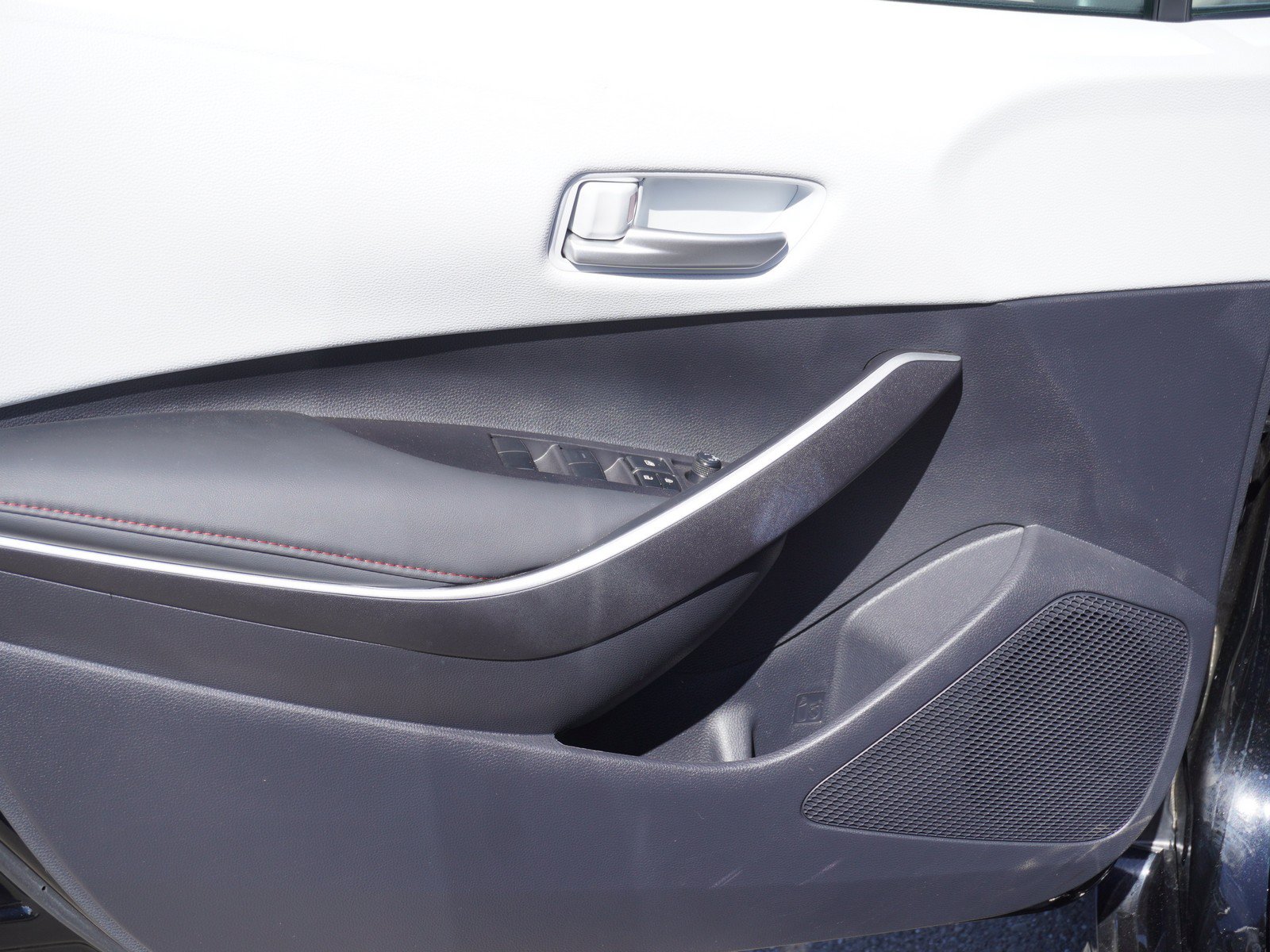 Used 2025 Toyota Corolla SE FWD image 17