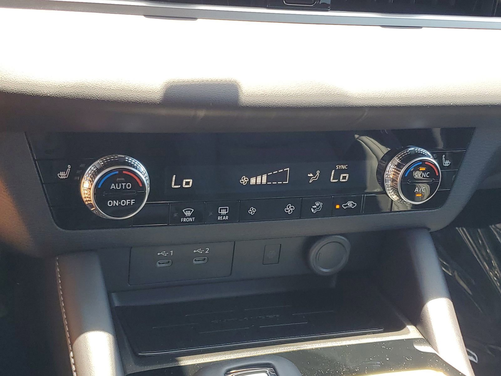 New 2025 Mitsubishi Outlander SE image 18