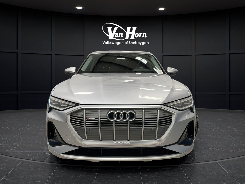 Used 2022 Audi e-tron Prestige w/ Prestige Package AWD/4WD image 2