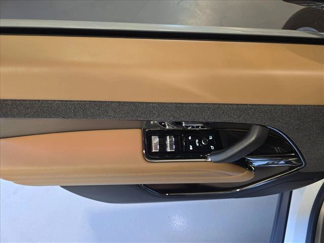 Used 2023 Land Rover Range Rover Sport SE AWD/4WD image 28