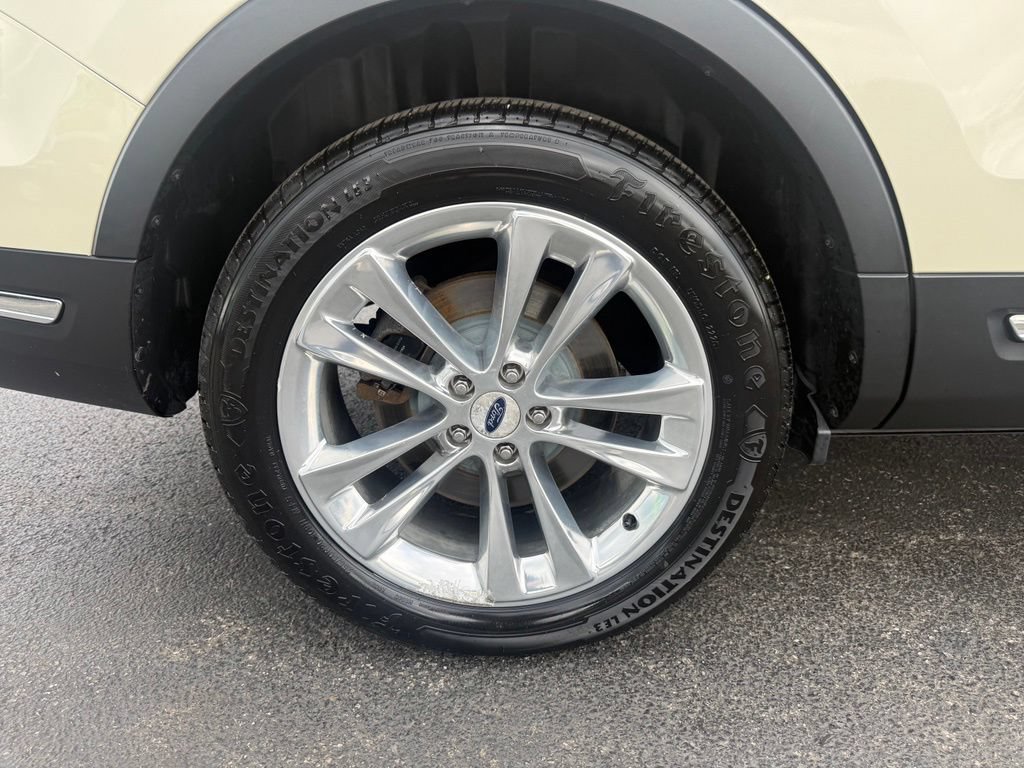 Used 2018 Ford Explorer Limited w/ Ford Safe & Smart Package AWD/4WD image 60