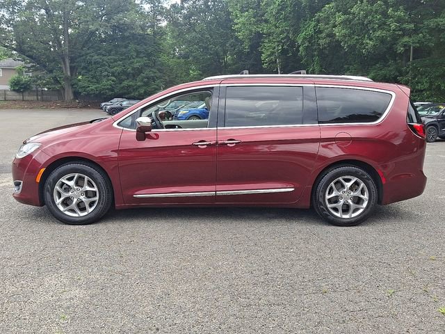 Used 2017 Chrysler Pacifica Limited image 6