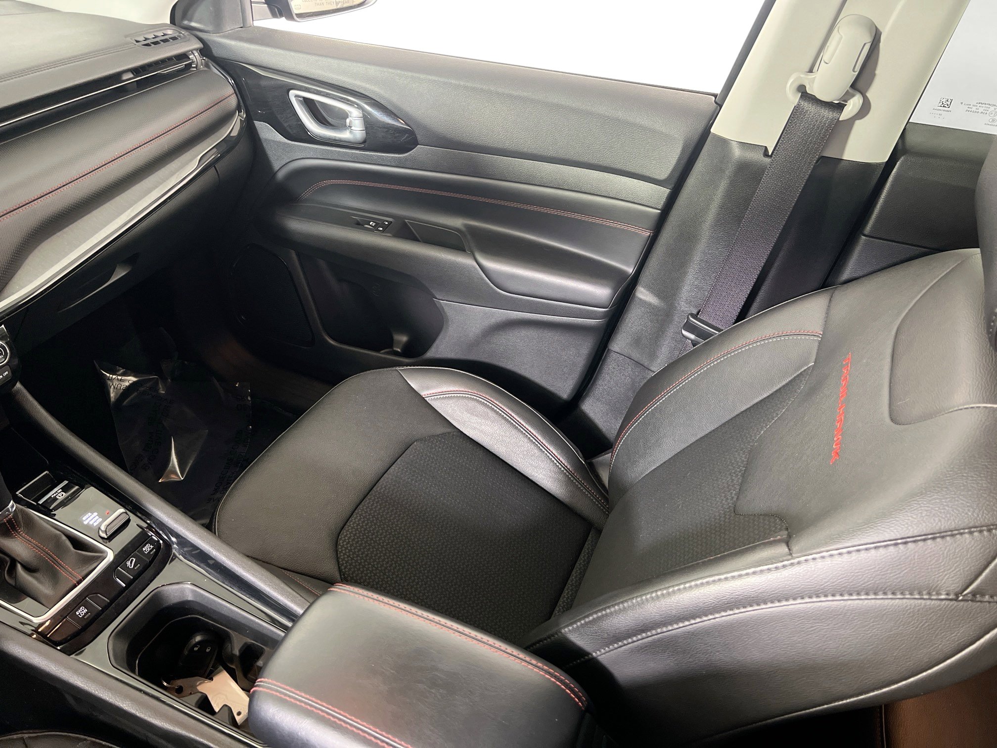 Used 2022 Jeep Compass Trailhawk AWD/4WD image 21