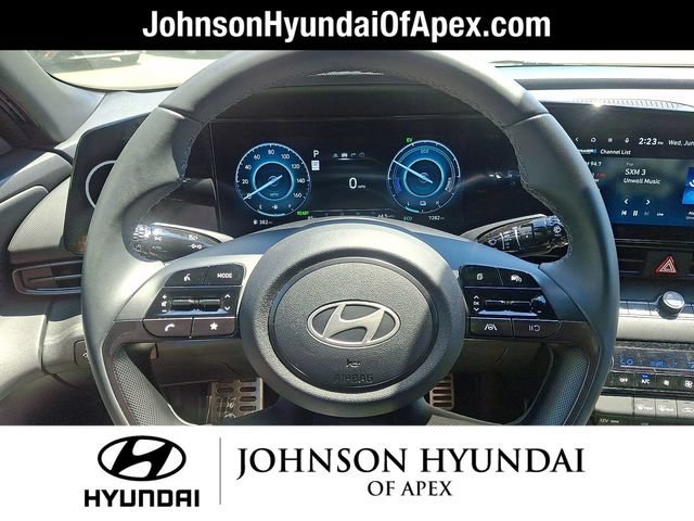 Certified 2025 Hyundai Elantra SEL FWD image 17