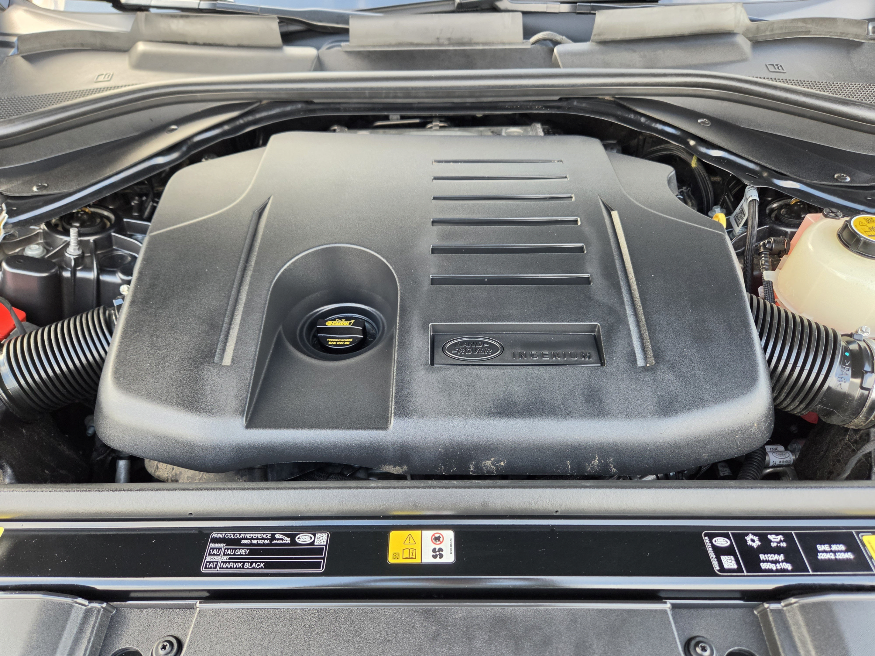 Certified 2025 Land Rover Range Rover SE AWD/4WD image 28