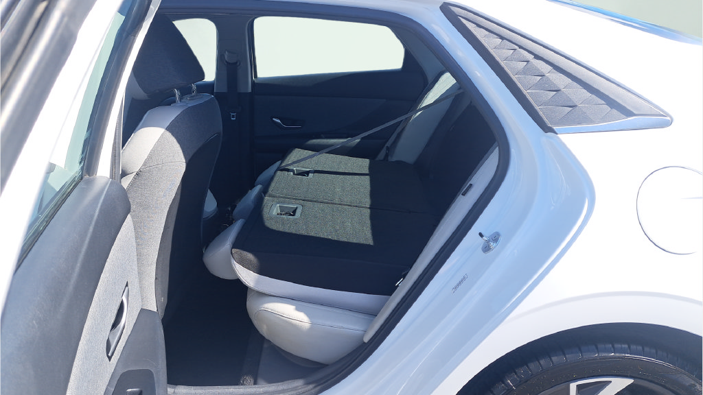 Used 2024 Hyundai Elantra Limited FWD image 24