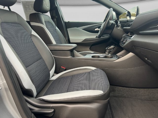 Used 2025 Buick Envista Preferred w/ Convenience I Package FWD image 14