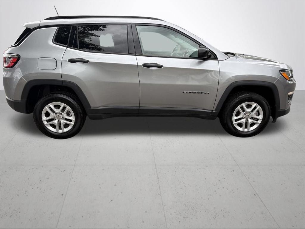 Used 2017 Jeep Compass Sport w/ Tech Group AWD/4WD image 4