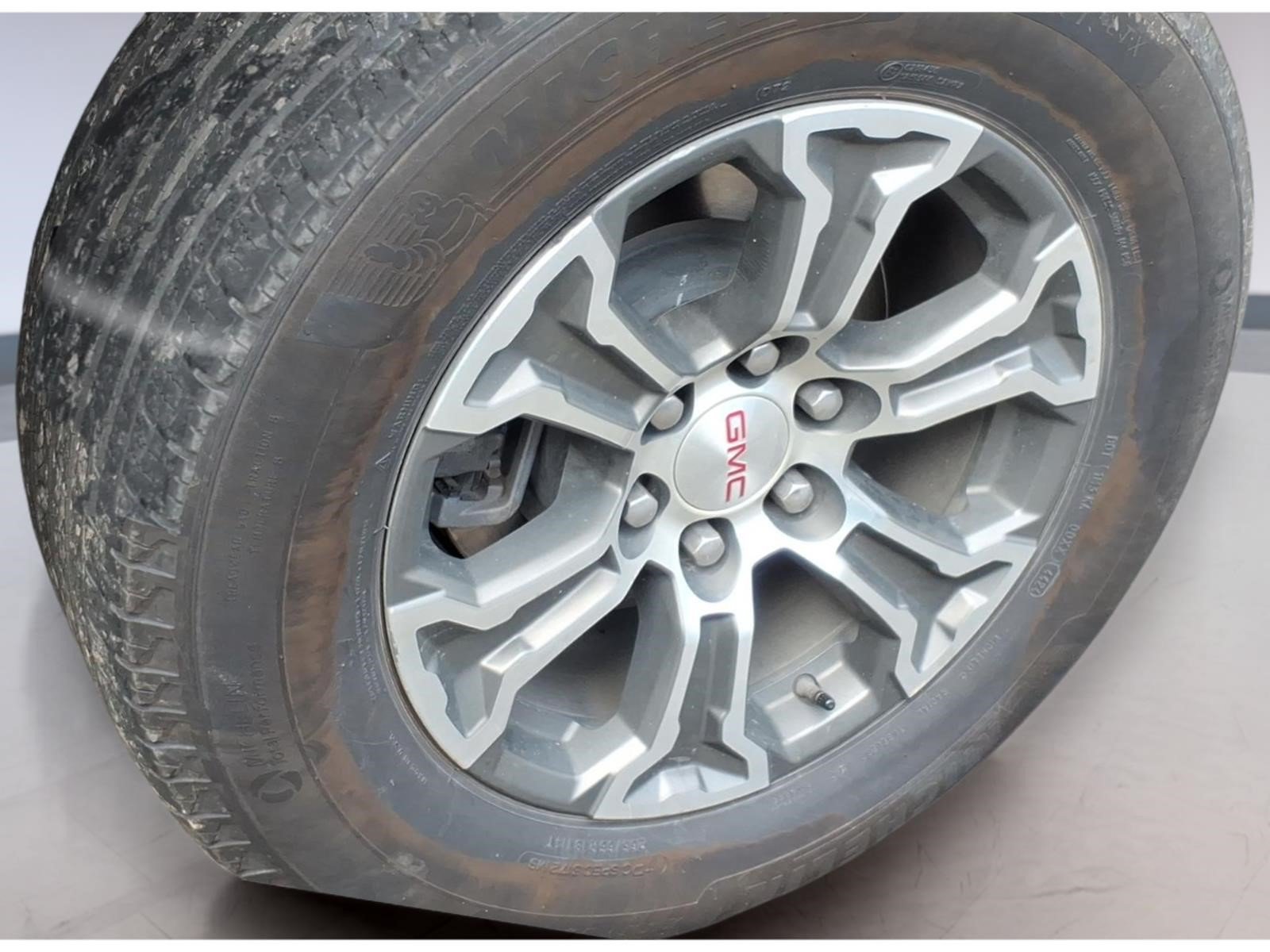 Used 2025 GMC Sierra 1500 SLT AWD/4WD image 5