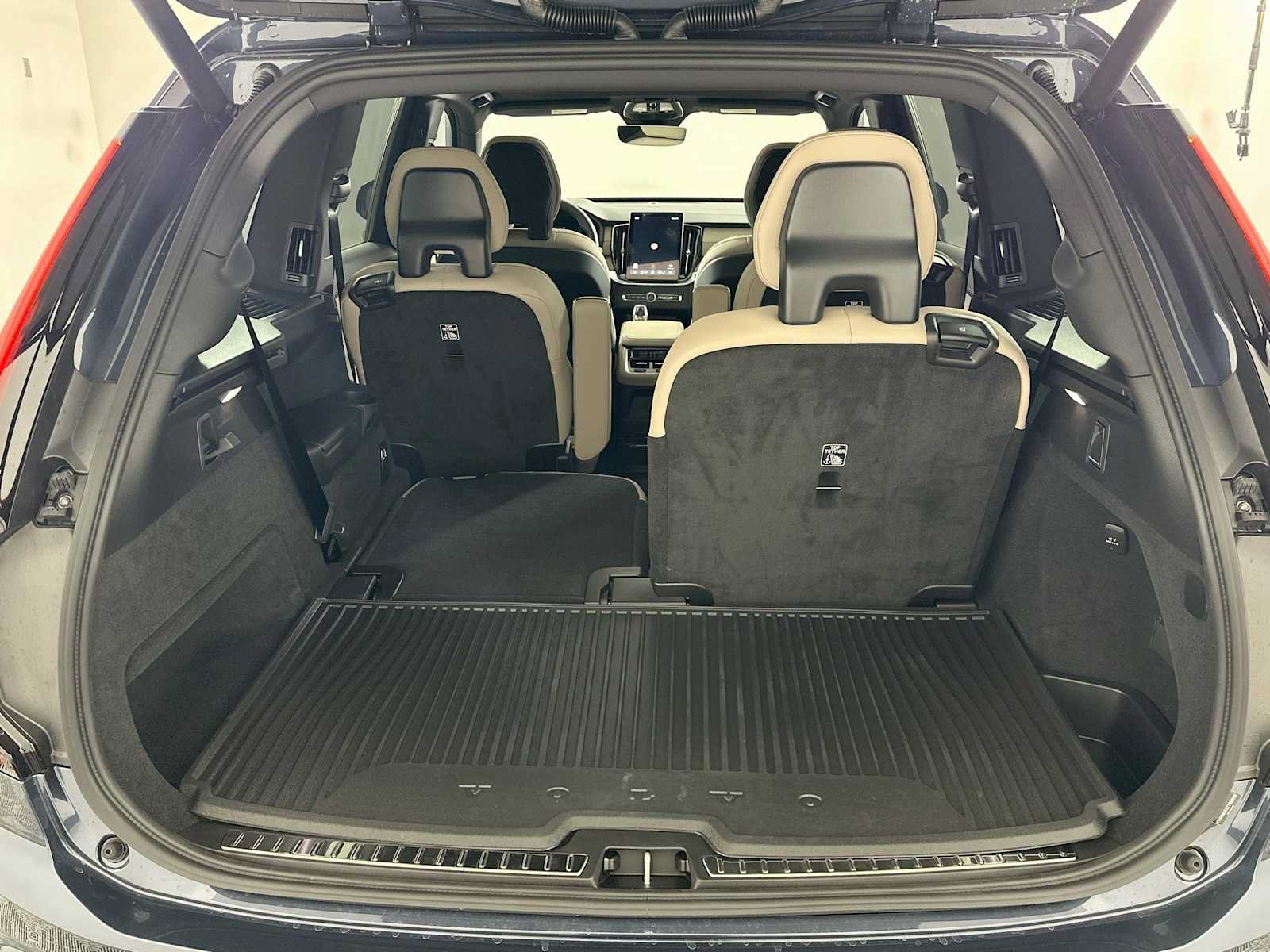 New 2026 Volvo XC90 T8 Plus w/ Protection Package AWD/4WD image 24