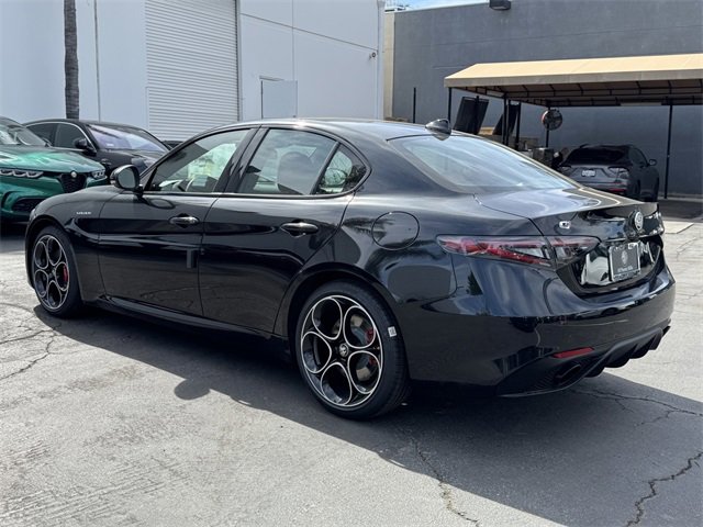 New 2025 Alfa Romeo Giulia w/ Veloce Package Rwd image 3