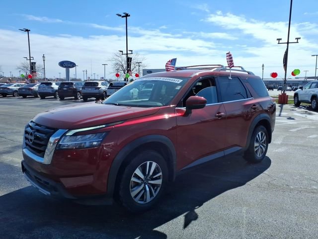 Used 2024 Nissan Pathfinder SL w/ Cargo Package image 8