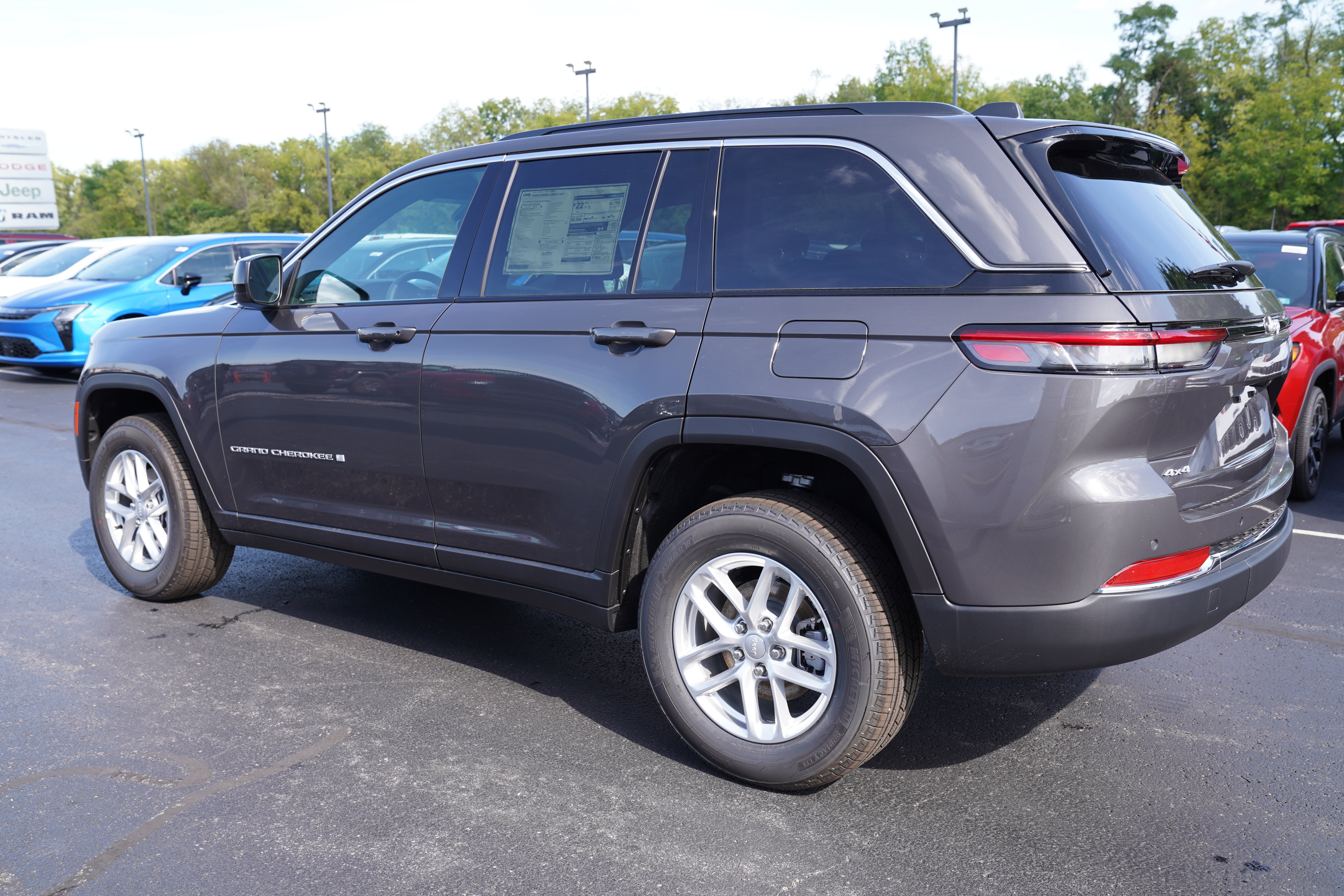 New 2026 Jeep Grand Cherokee Laredo X AWD/4WD image 8