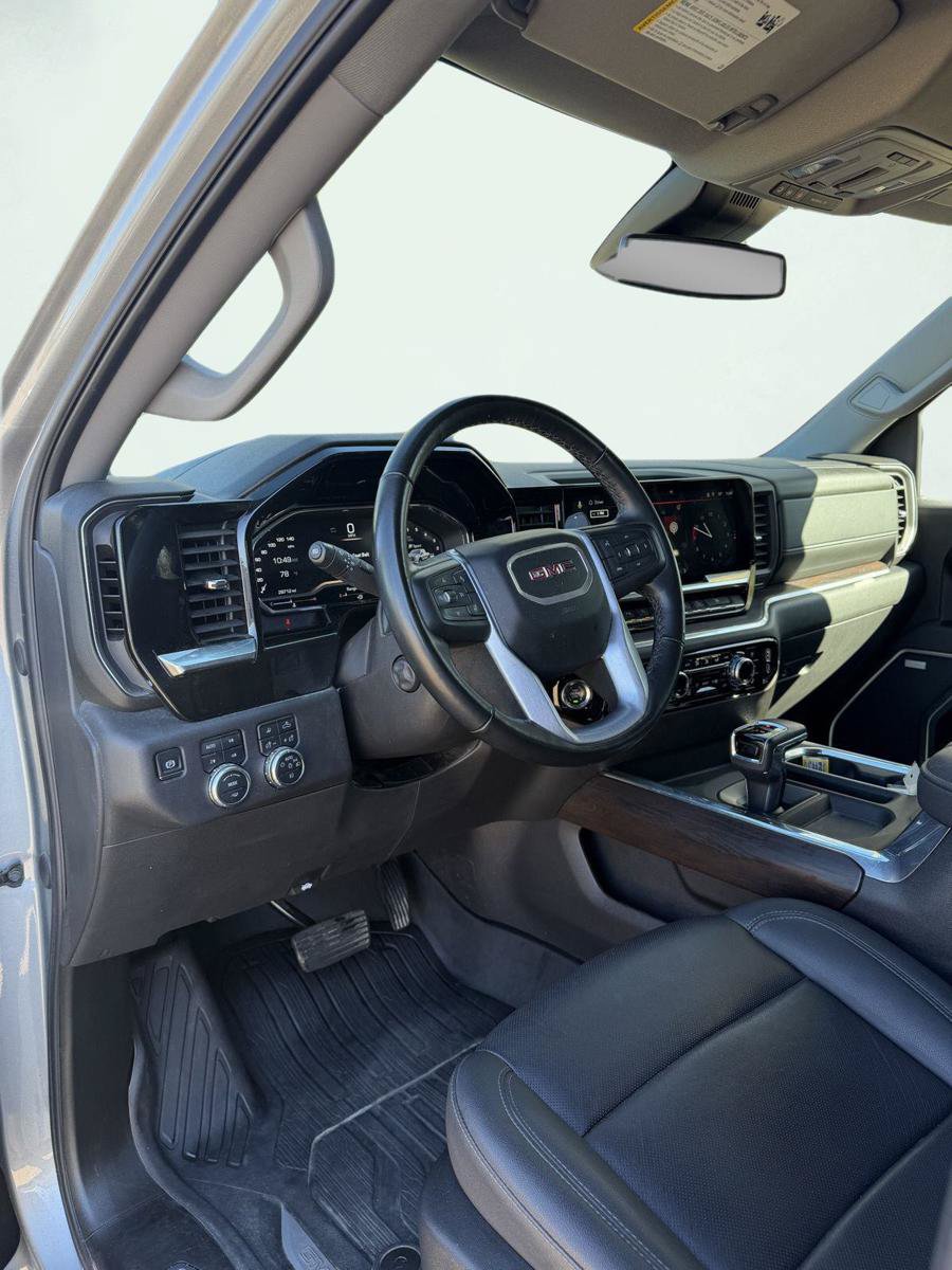 Used 2025 GMC Sierra 1500 SLT w/ SLT Premium Plus Package AWD/4WD image 8