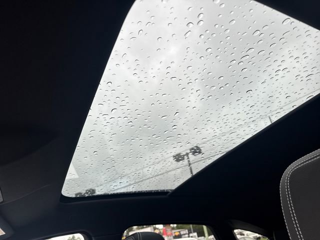 Used 2020 Jaguar E-PACE R-Dynamic SE image 30