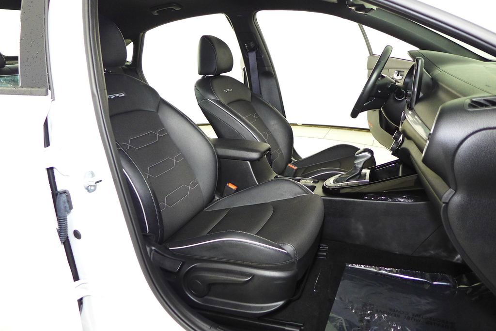 Used 2024 Kia Forte GT-Line image 18