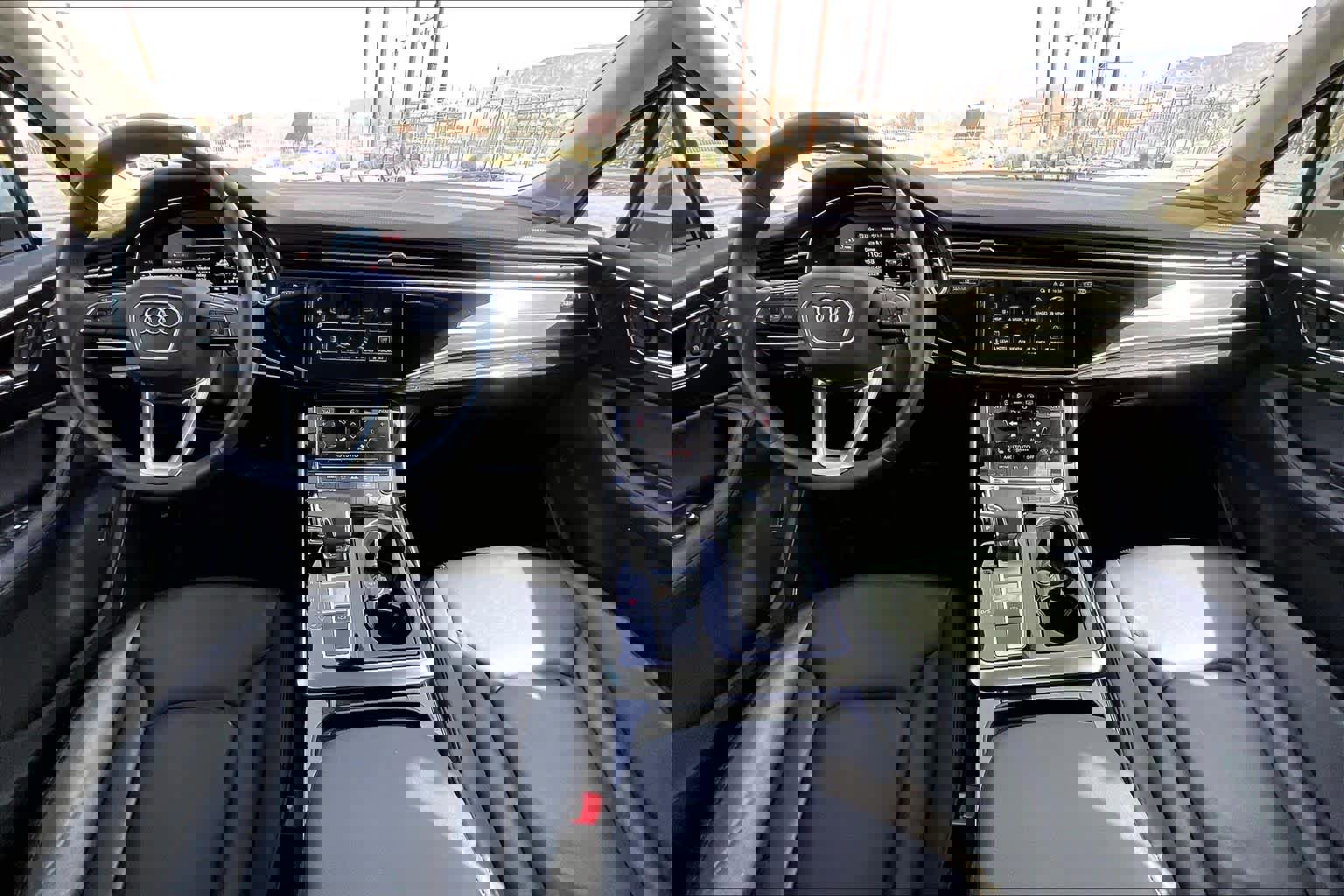 Used 2023 Audi Q7 Premium Plus image 16