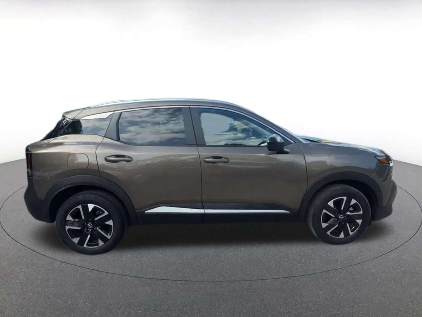 Used 2026 Nissan Kicks SV w/ Cold Weather Package AWD/4WD image 15