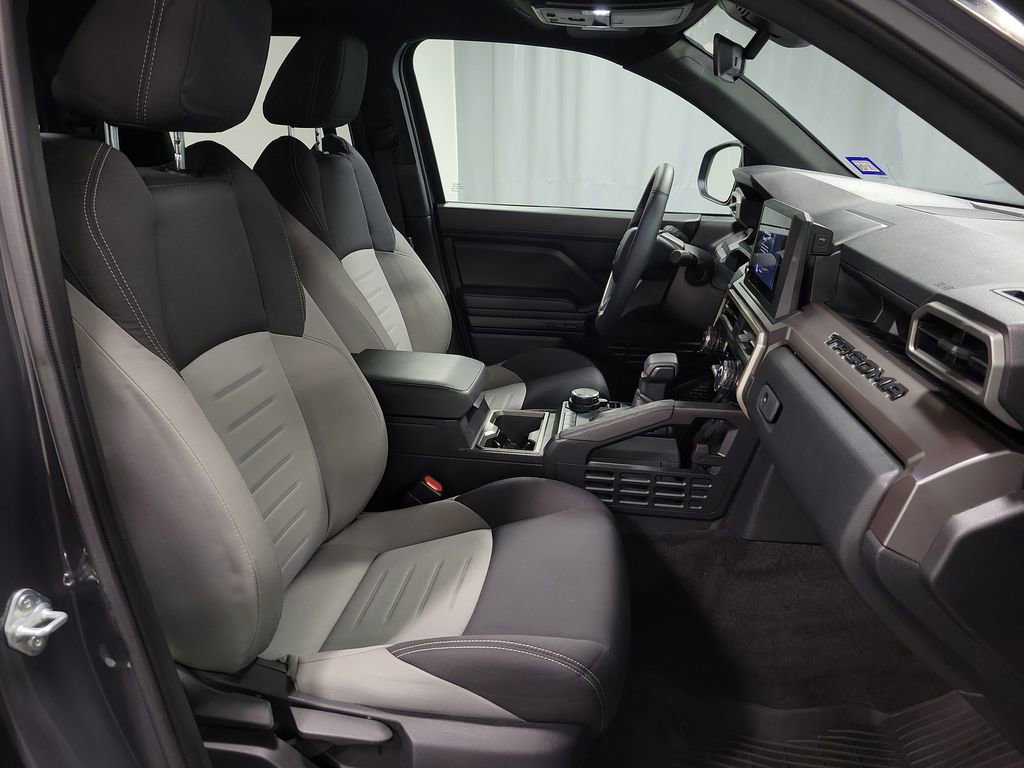 Used 2024 Toyota Tacoma TRD Sport image 25
