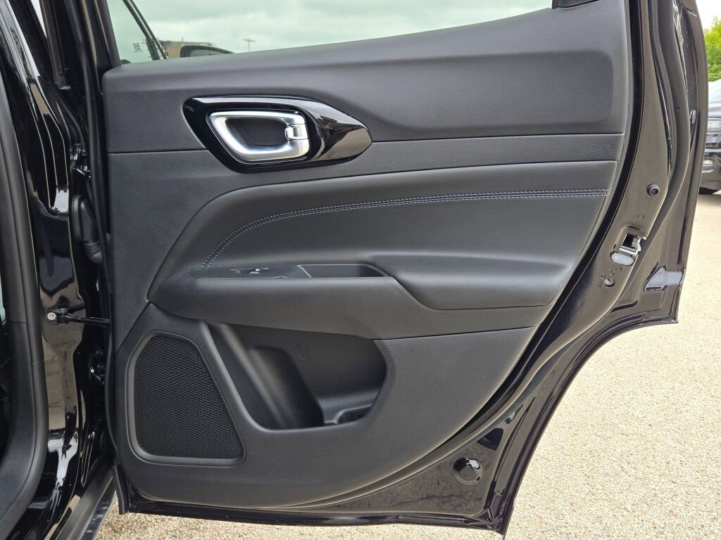 New 2026 Jeep Compass Latitude image 12