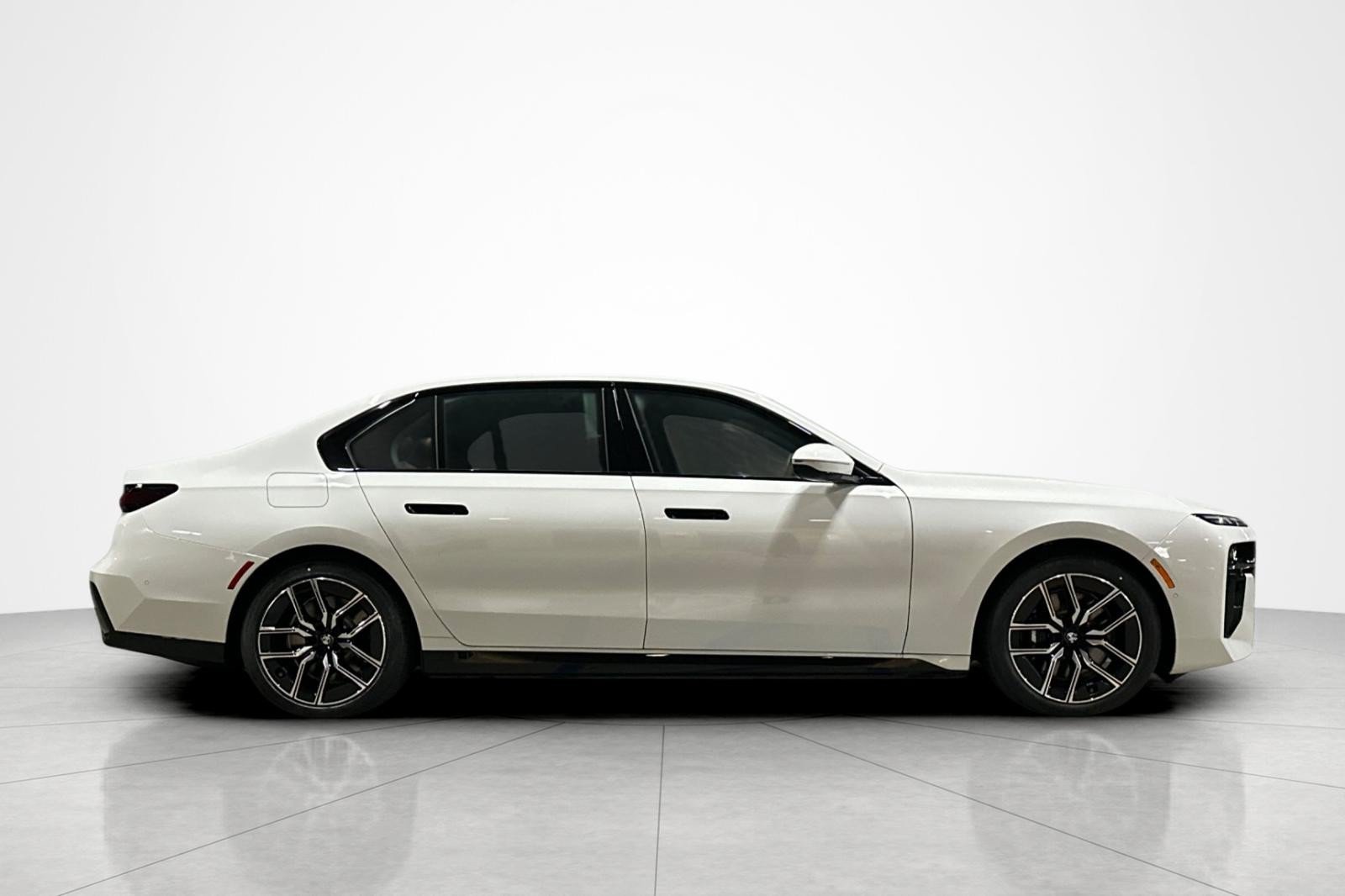 New 2026 BMW i7 xDrive60 AWD/4WD image 6
