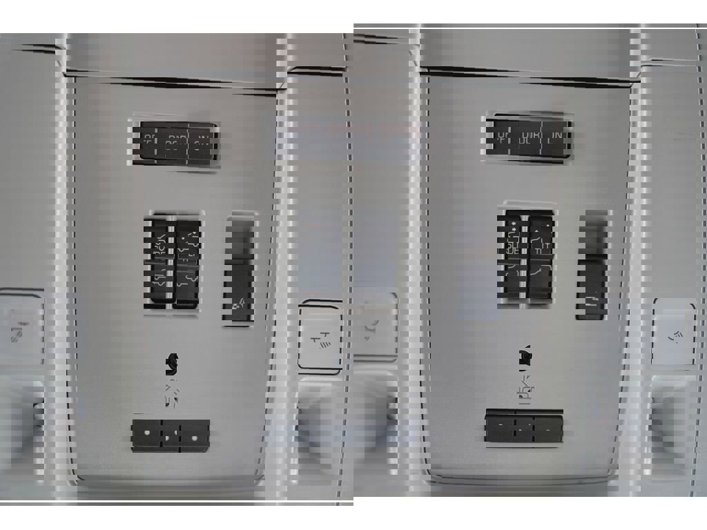 Used 2015 GMC Sierra 3500 Denali w/ Duramax Plus Package image 29