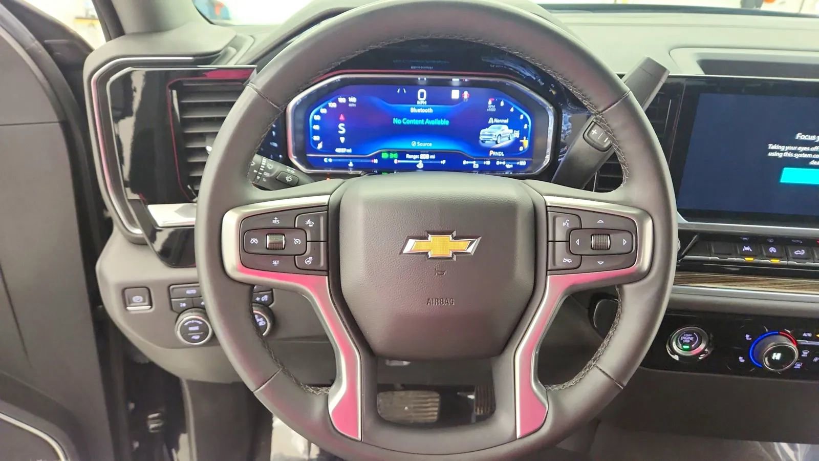 Used 2023 Chevrolet Silverado 1500 LT image 27