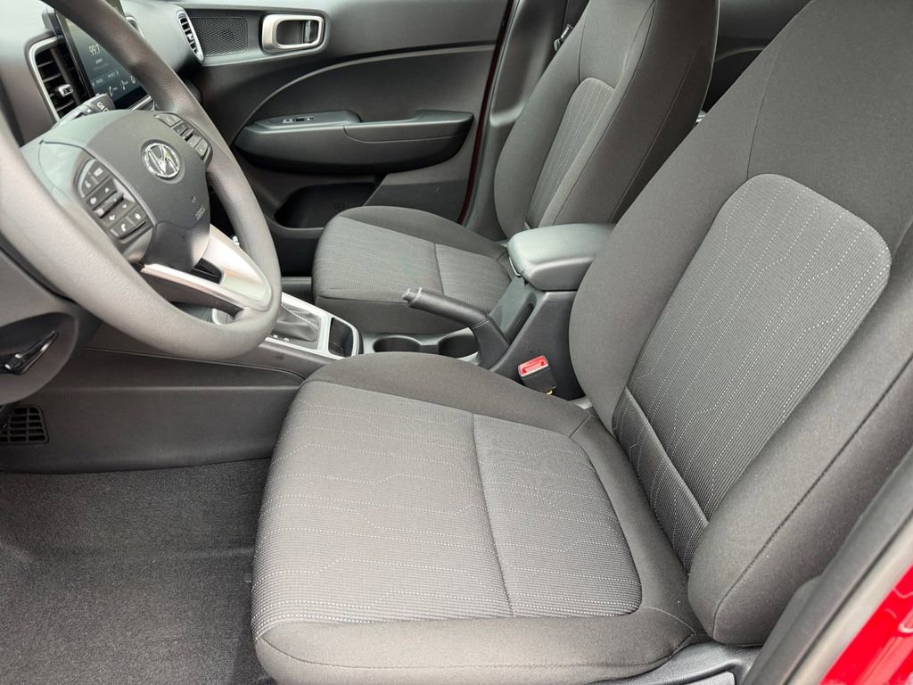 Used 2026 Hyundai Venue SE FWD image 10