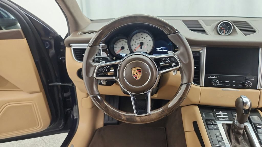 Used 2017 Porsche Macan Turbo AWD/4WD image 25
