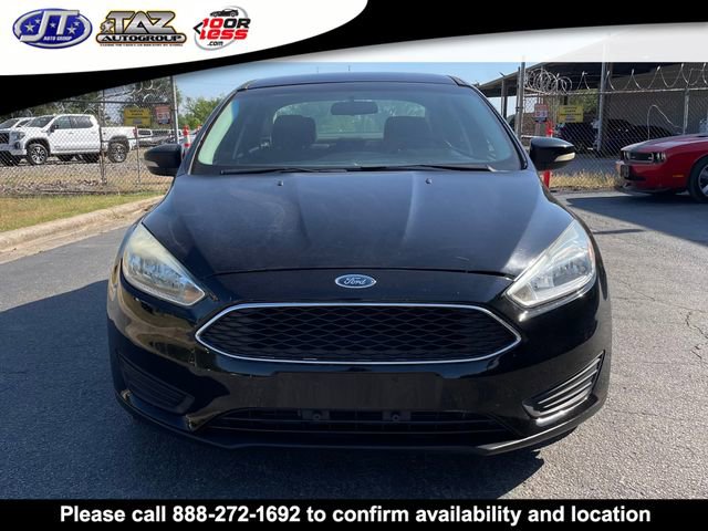 Used 2016 Ford Focus SE w/ SE Sport Package FWD image 2
