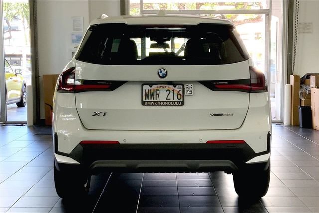 Certified 2023 BMW X1 xDrive28i w/ Convenience Package AWD/4WD image 4