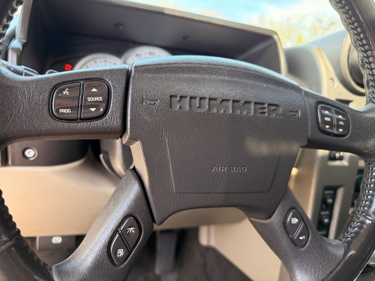 Used 2003 HUMMER H2 w/ Preferred Equipment Group AWD/4WD image 27