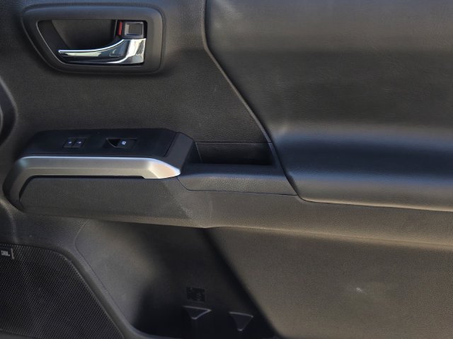 Used 2023 Toyota Tacoma Limited AWD/4WD image 9
