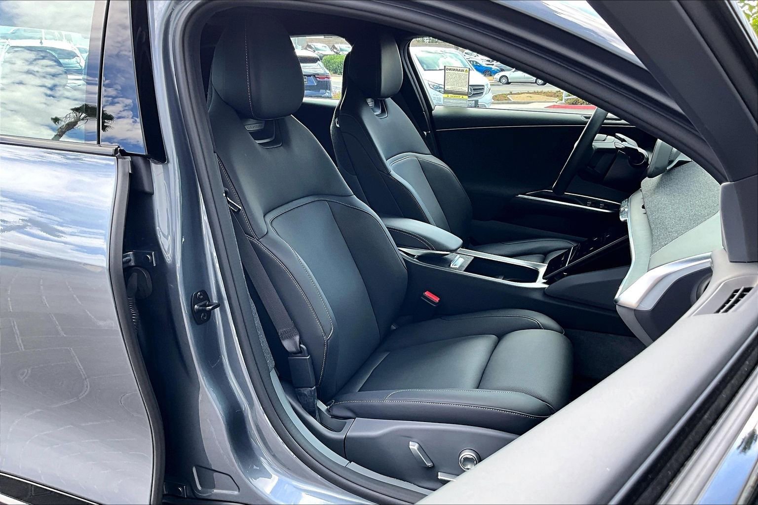Used 2024 Lucid Air Pure RWD image 7